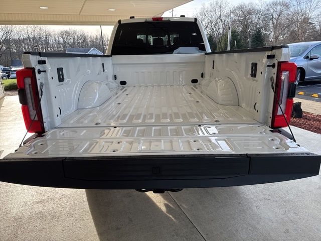 2026 Ford F-350 Super Duty Platinum - Photo 33