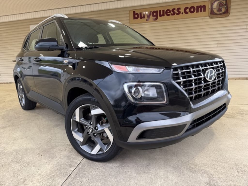 Used 2023 Hyundai Venue SEL SUV