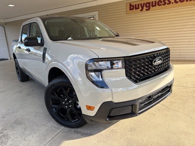 2025 Ford Maverick XLT photo 2