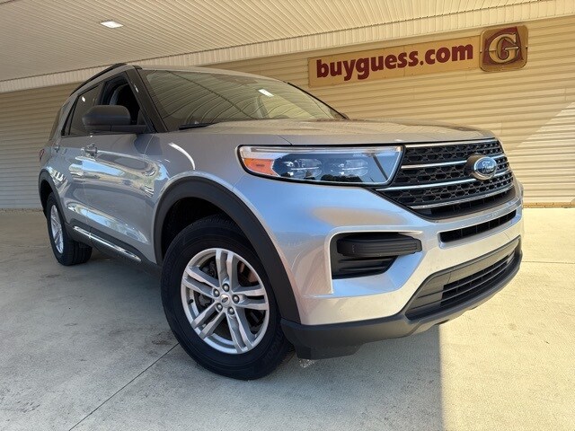 2023 Ford Explorer XLT photo 2