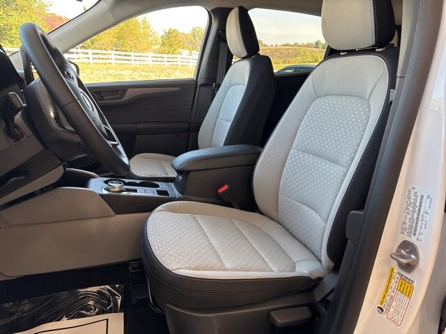 2026 Ford Escape Active photo 3