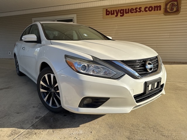 Used 2016 Nissan Altima SV with VIN 1N4AL3AP9GC127837 for sale in Carrollton, OH