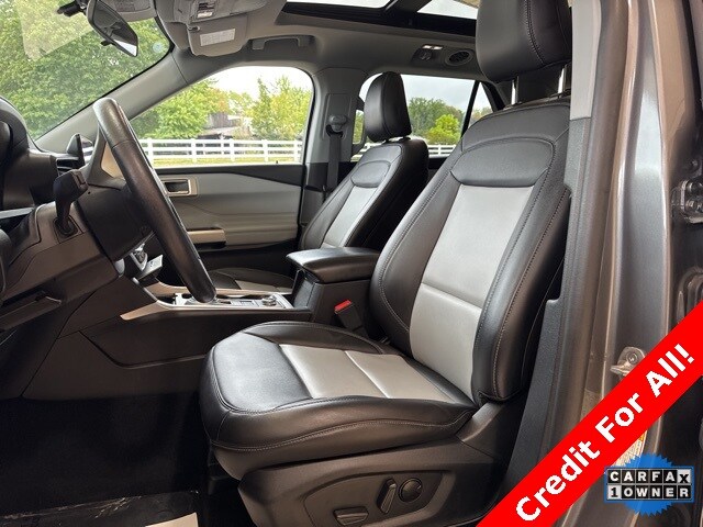 2023 Ford Explorer XLT photo 2