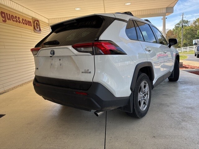 2022 Toyota RAV4 Hybrid LE photo 3