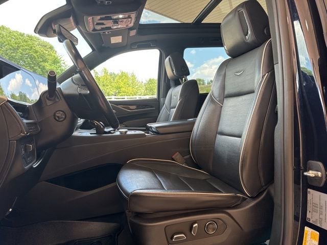 2021 Cadillac Escalade Sport - Photo 14