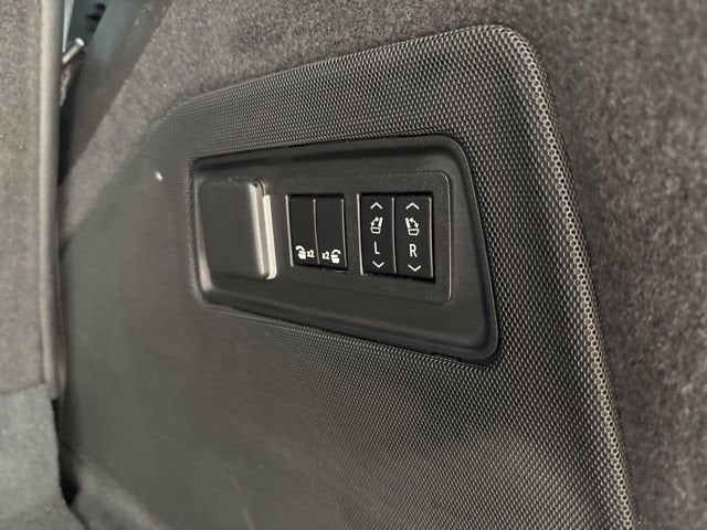 2021 Cadillac Escalade Sport - Photo 40