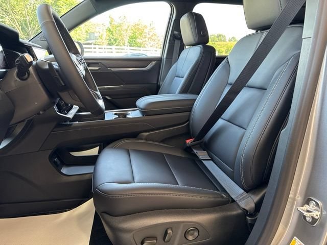 2026 GMC Acadia Elevation - Photo 14