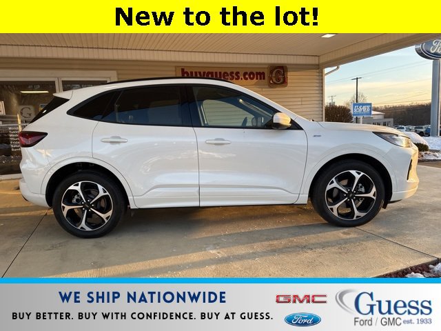 2023 Ford Escape ST-Line Select's photo