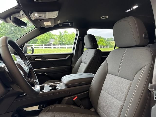 2026 GMC Acadia Elevation - Photo 13
