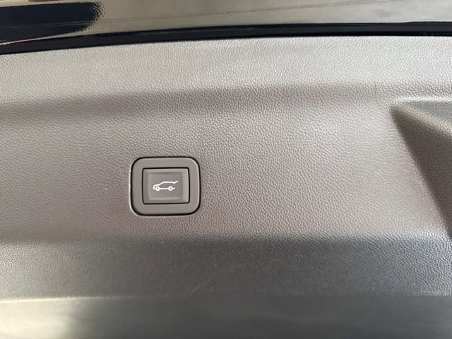 2026 GMC Yukon XL Denali - Photo 35