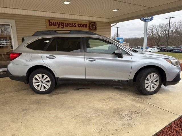 2018 Subaru Outback Premium's photo