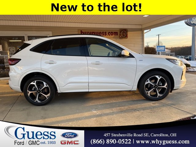 2023 Ford Escape ST-Line Select's photo