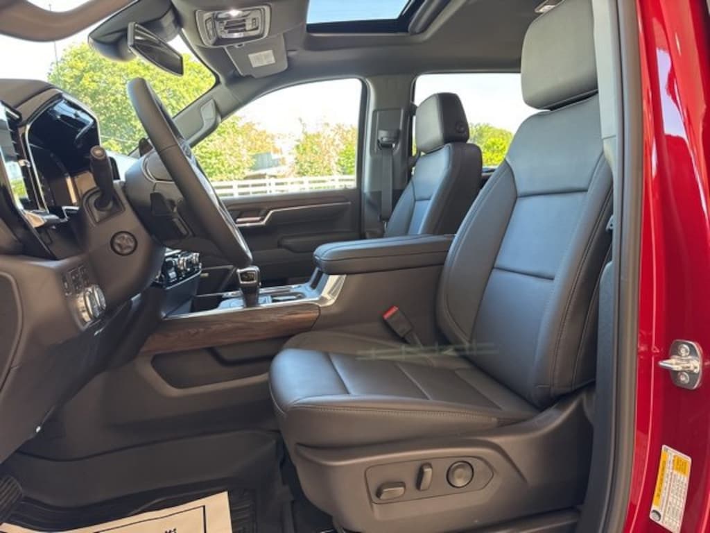 New 2025 GMC Sierra 1500 SLT Truck