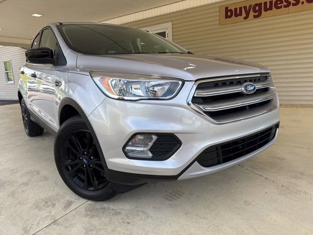 Used 2017 Ford Escape SE with VIN 1FMCU0G9XHUB91822 for sale in Carrollton, OH