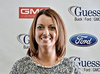 Staff member Paula Evans from ID_5ba1c7