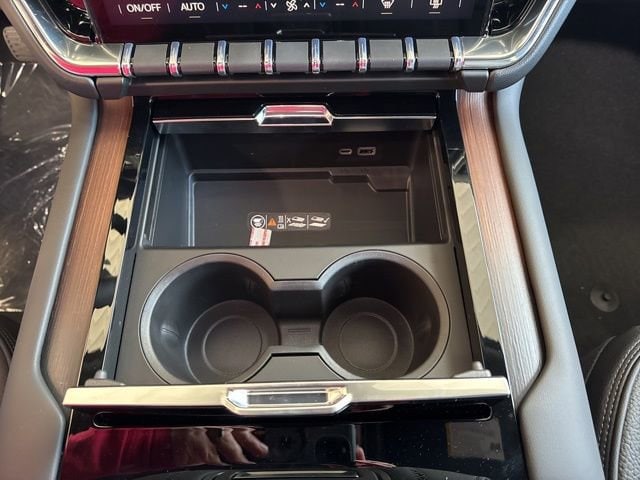 2026 GMC Yukon XL Denali - Photo 23
