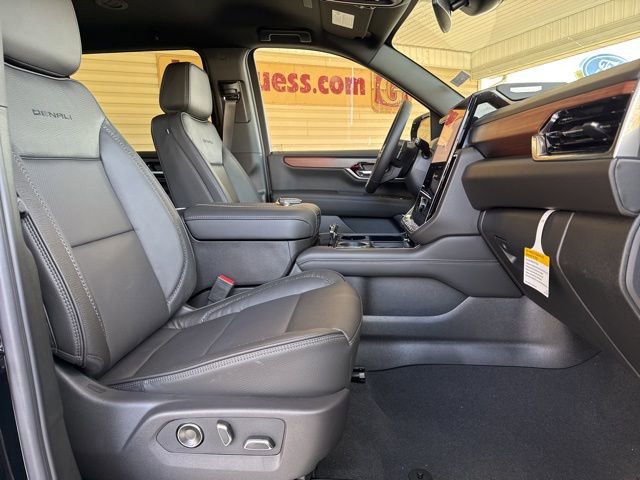 2026 GMC Yukon XL Denali - Photo 25