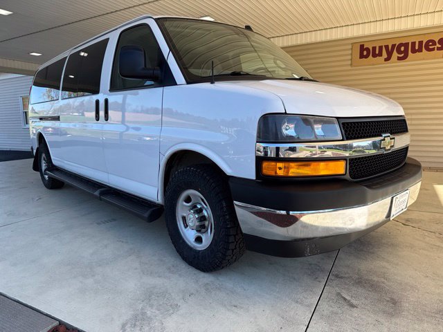Used 2019 Chevrolet Express Passenger LT with VIN 1GAZGPFG8K1283589 for sale in Carrollton, OH