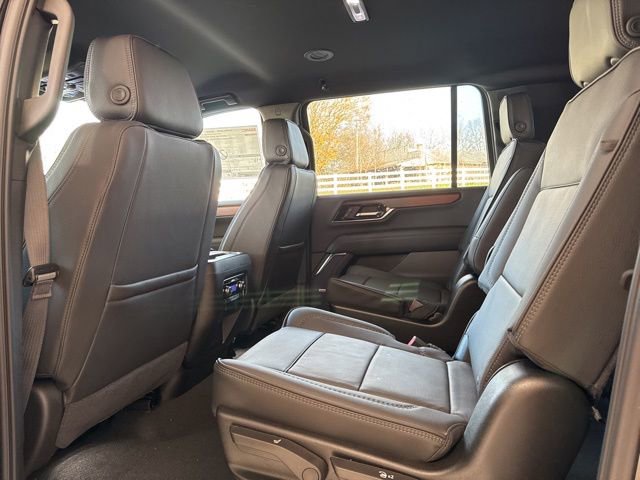 2026 GMC Yukon XL Denali - Photo 31