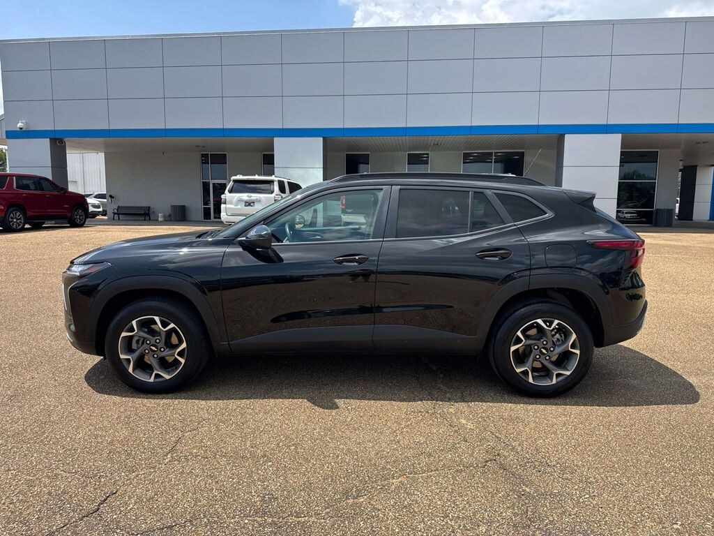 Used 2024 Chevrolet Trax LT SUV
