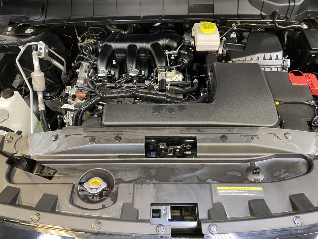 2025 Nissan Pathfinder SV - Photo 10