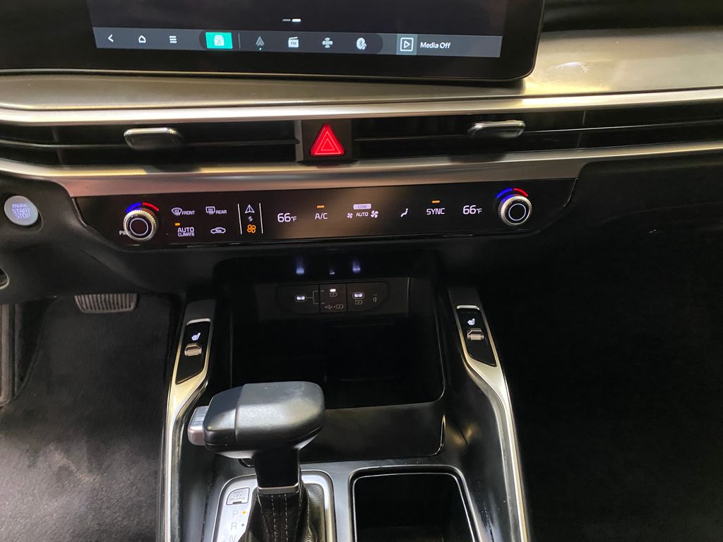 2025 Kia Sorento S - Photo 46