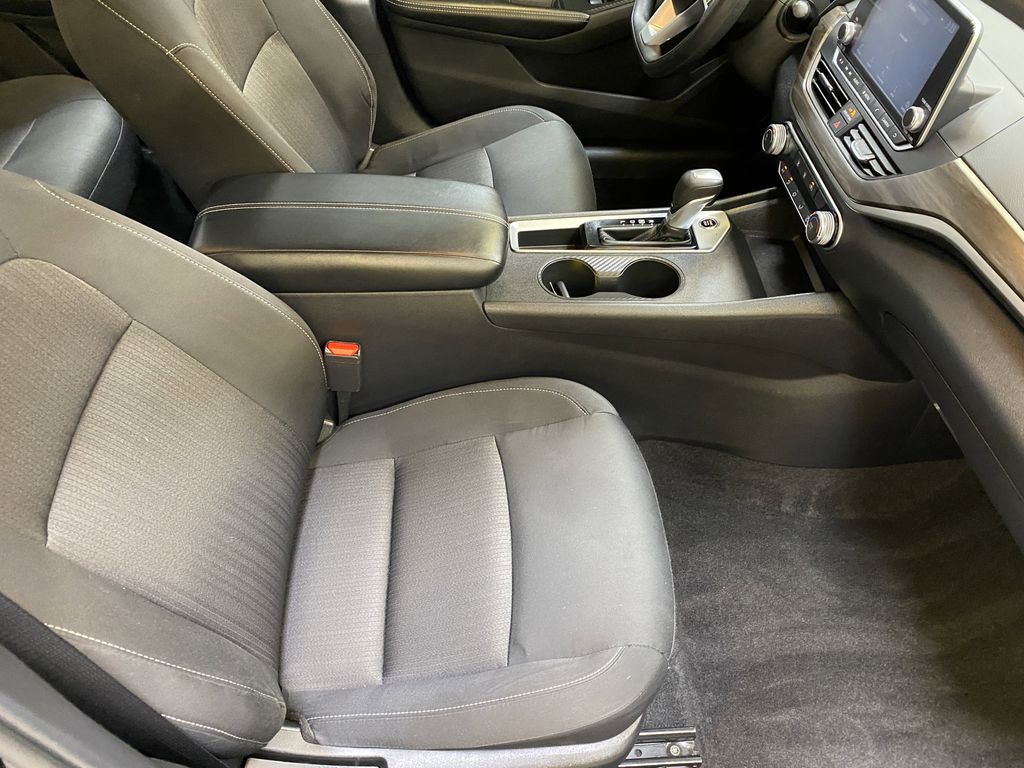 2025 Nissan Altima SV - Photo 23