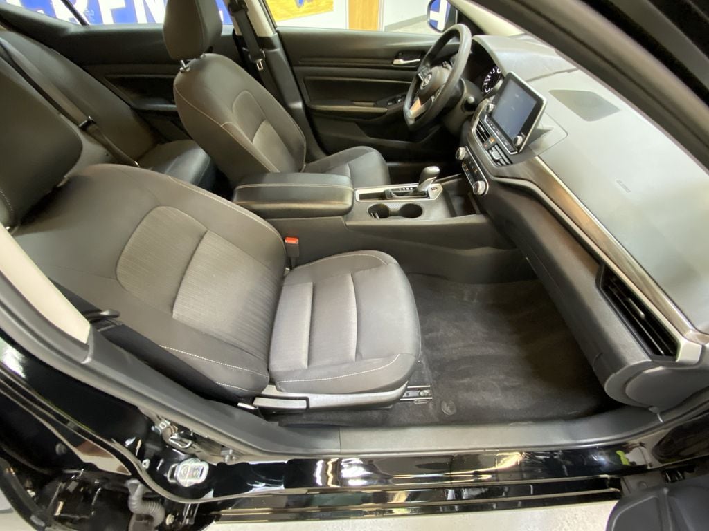2025 Nissan Altima SV - Photo 24