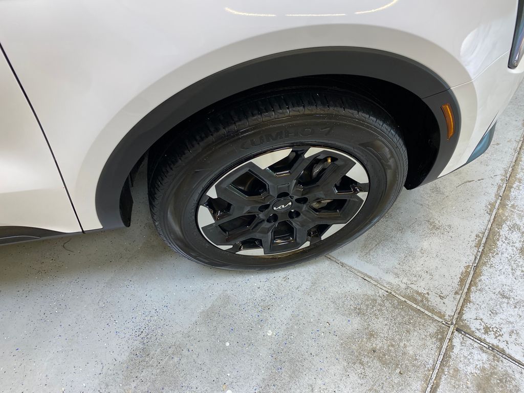 2025 Kia Sorento S - Photo 14