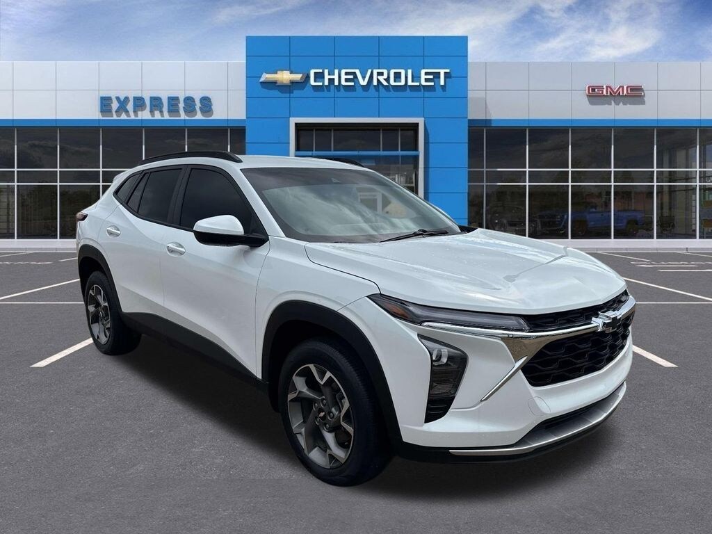 Used 2025 Chevrolet Trax LT SUV