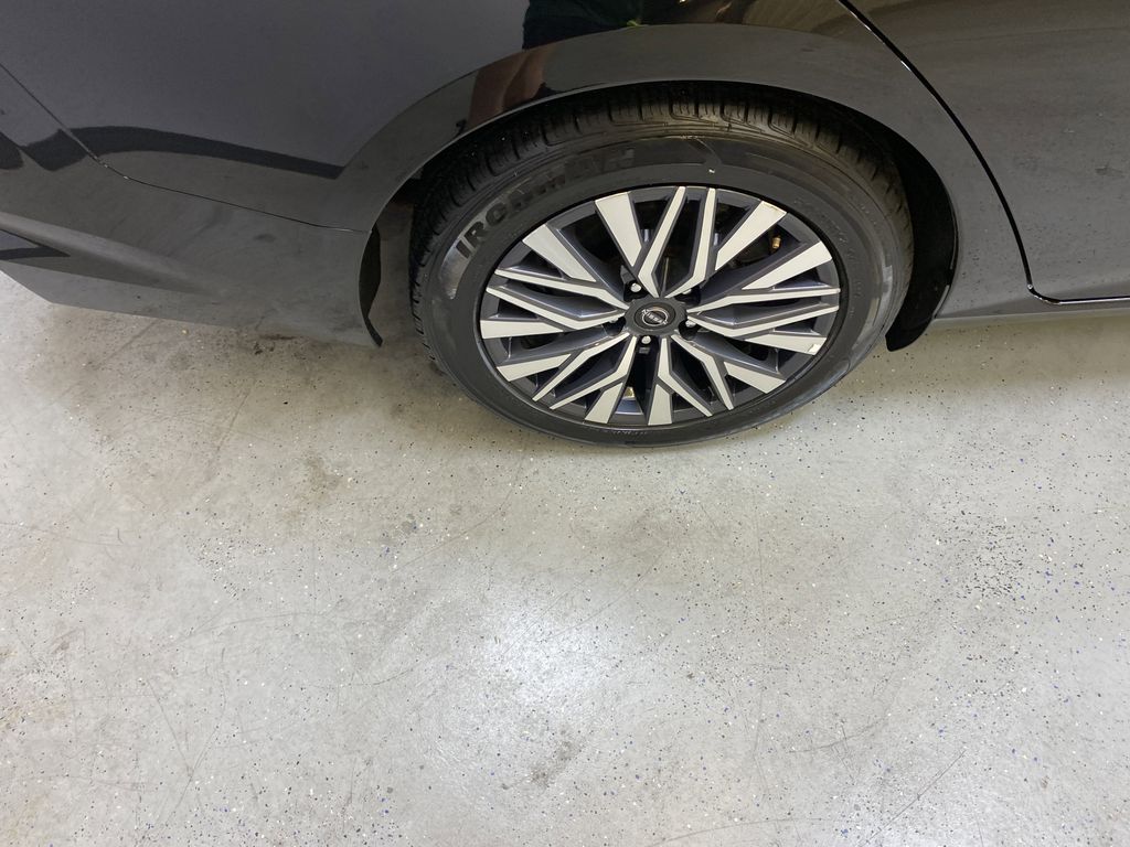 2025 Nissan Altima SV - Photo 13
