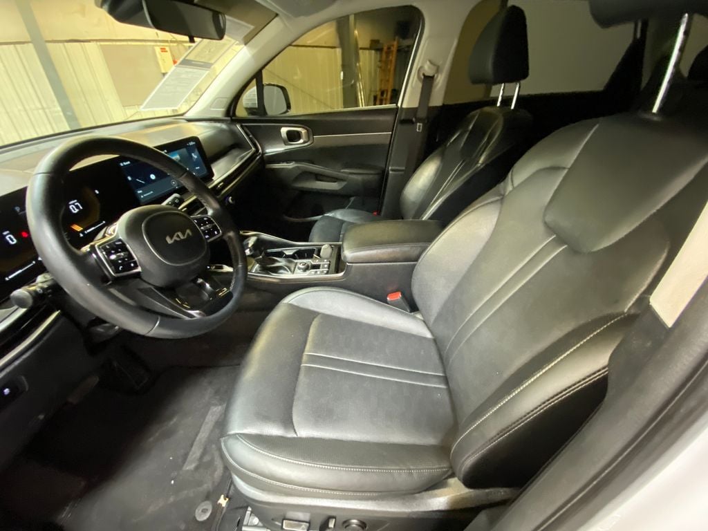 2025 Kia Sorento S - Photo 22
