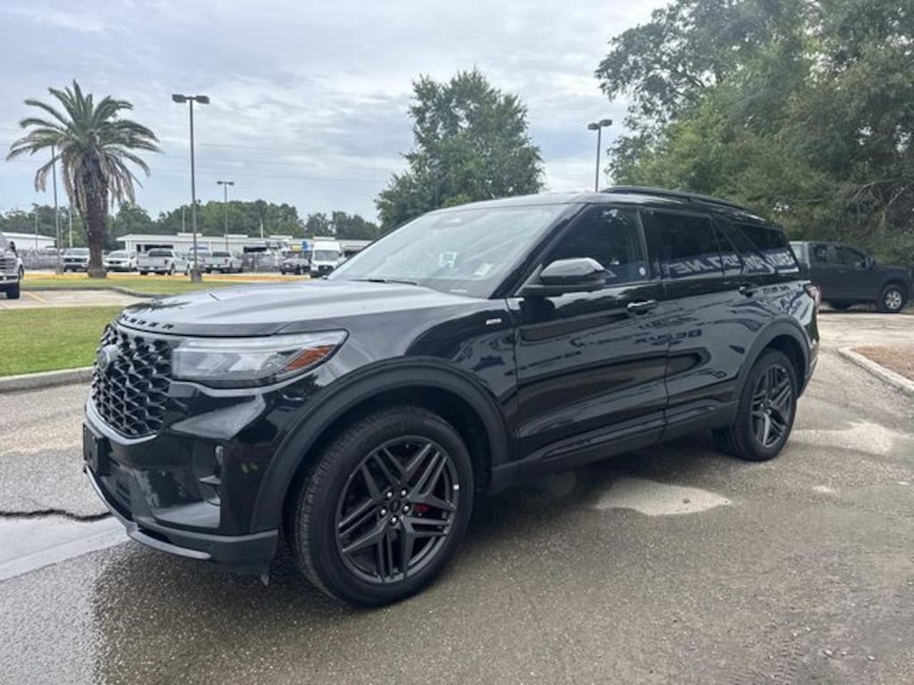 Certified 2025 Ford Explorer ST-Line SUV