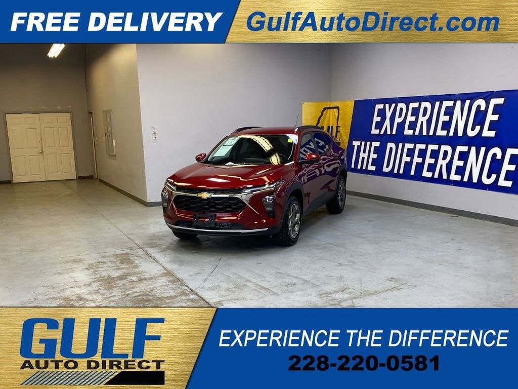 Used 2025 Chevrolet Trax LT SUV
