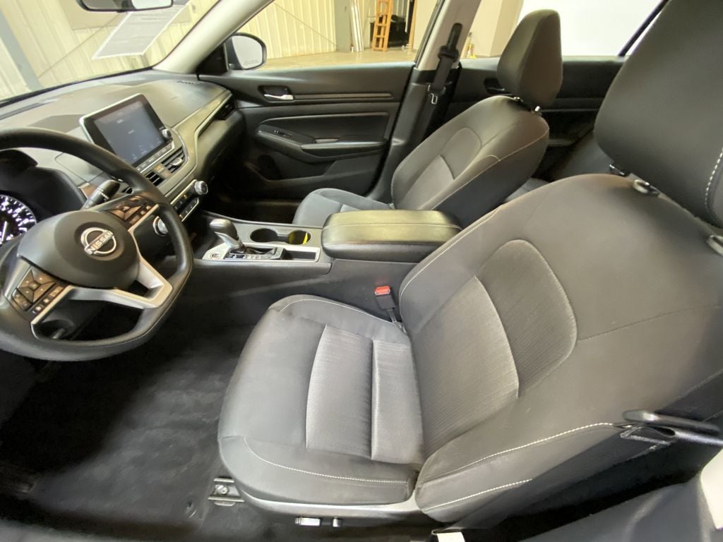 2025 Nissan Altima SV - Photo 20