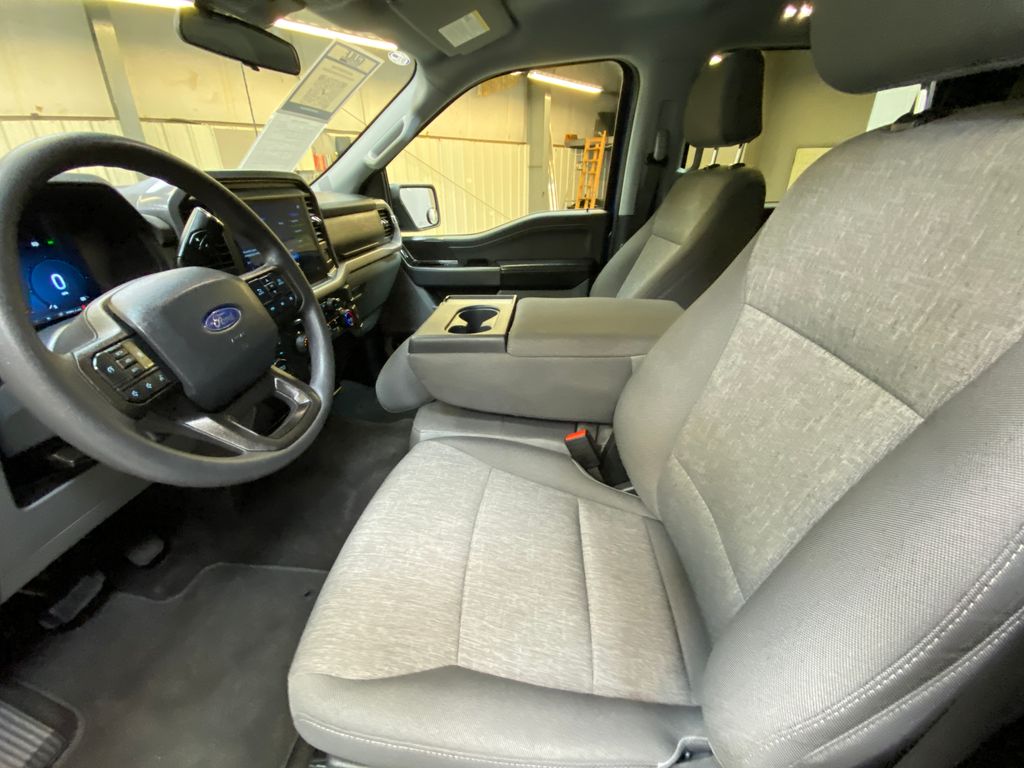 2025 Ford F-150 XLT - Photo 22