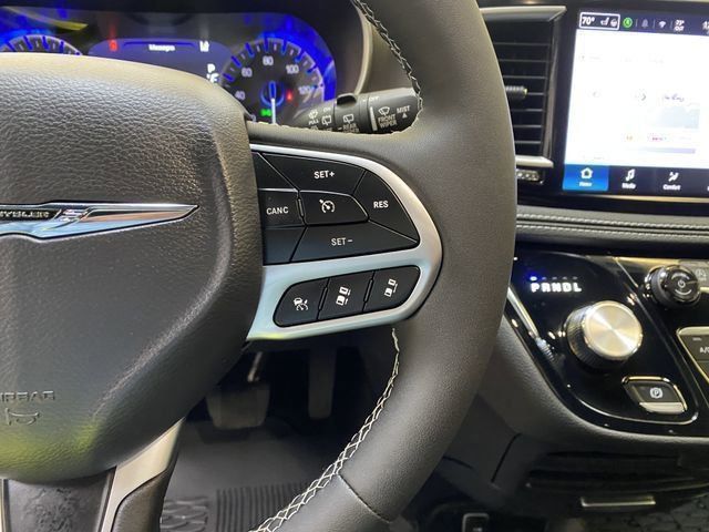 2026 Chrysler Pacifica Select - Photo 34