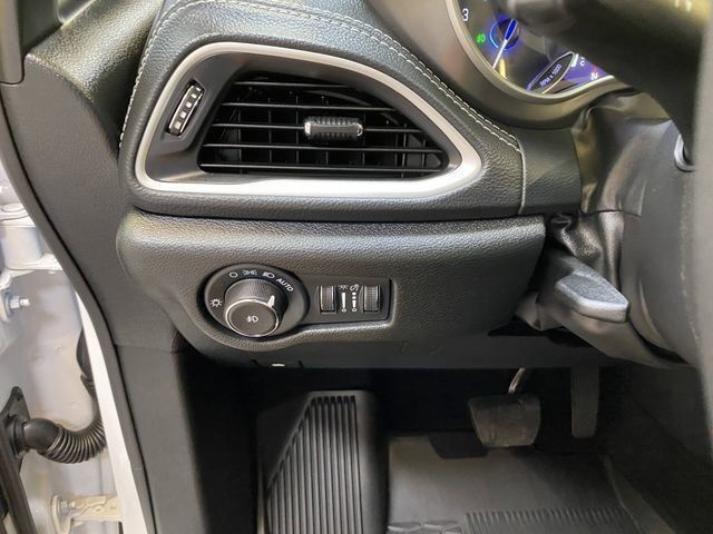 2026 Chrysler Pacifica Select - Photo 36