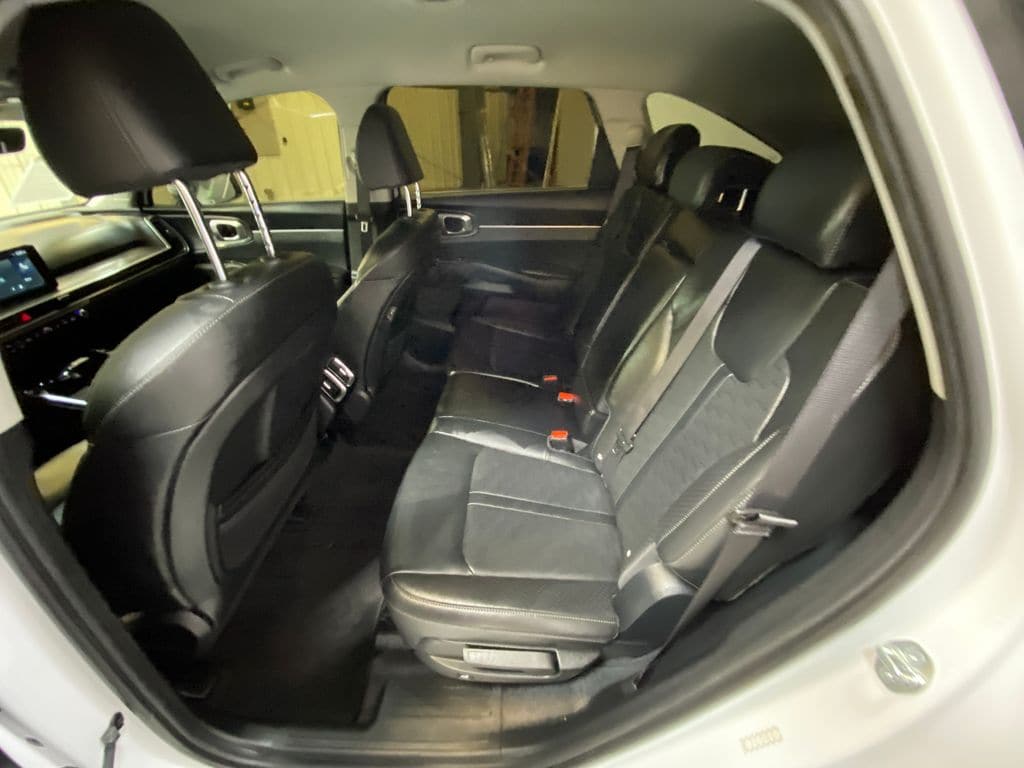 2025 Kia Sorento S - Photo 24
