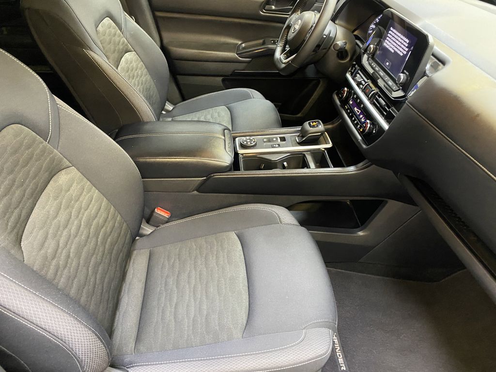 2025 Nissan Pathfinder SV - Photo 25