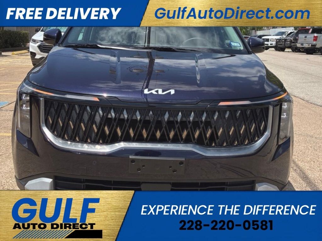 Used 2025 Kia Carnival LXS Minivan/Van