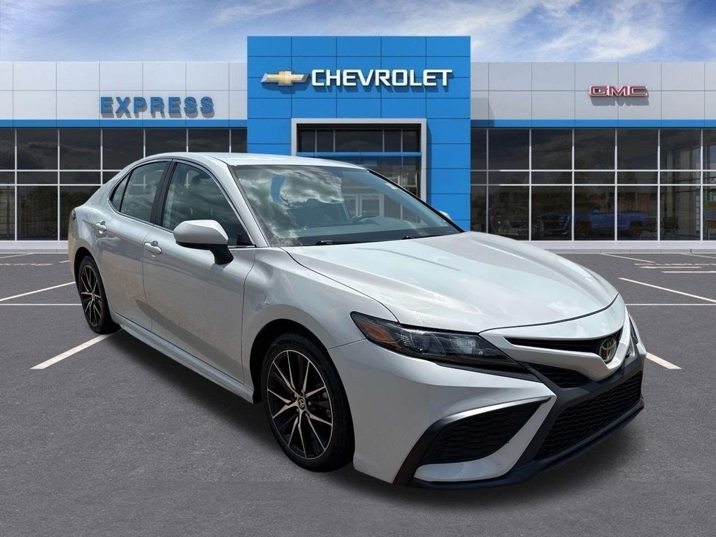 Used 2024 Toyota Camry SE Sedan
