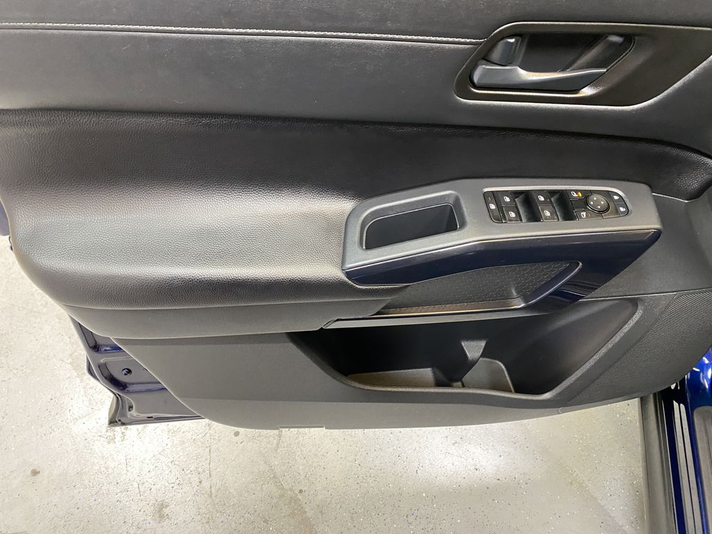2025 Nissan Pathfinder SV - Photo 21