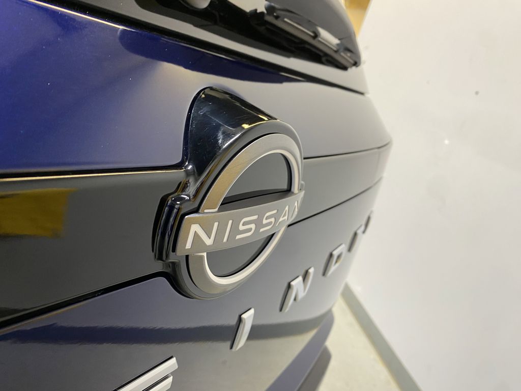 2025 Nissan Pathfinder SV - Photo 16