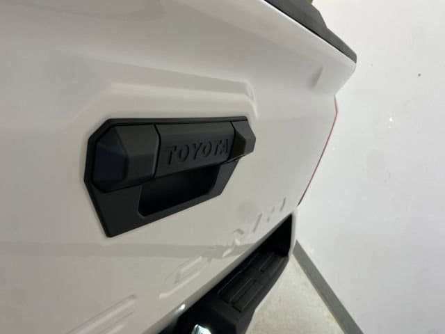 2025 Toyota Tacoma TRD Off Road - Photo 17