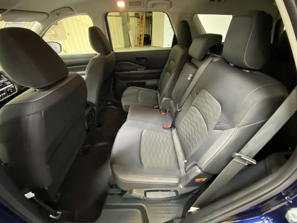 2025 Nissan Pathfinder SV - Photo 24