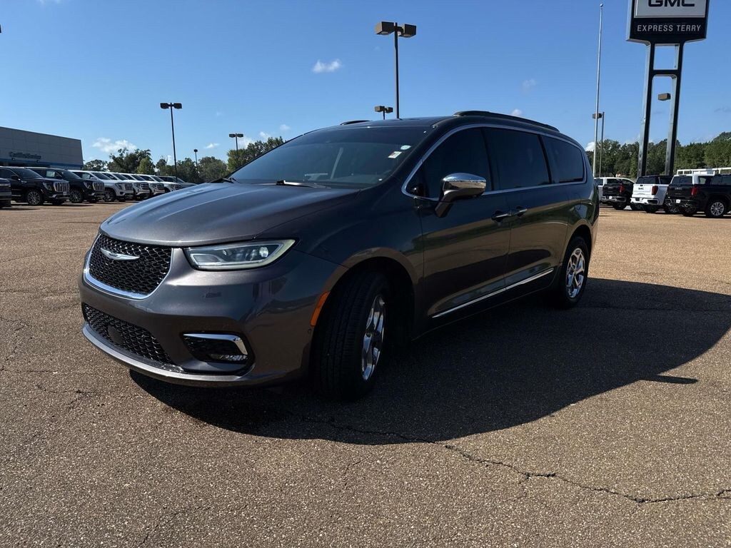 Used 2022 Chrysler Pacifica Limited Minivan/Van