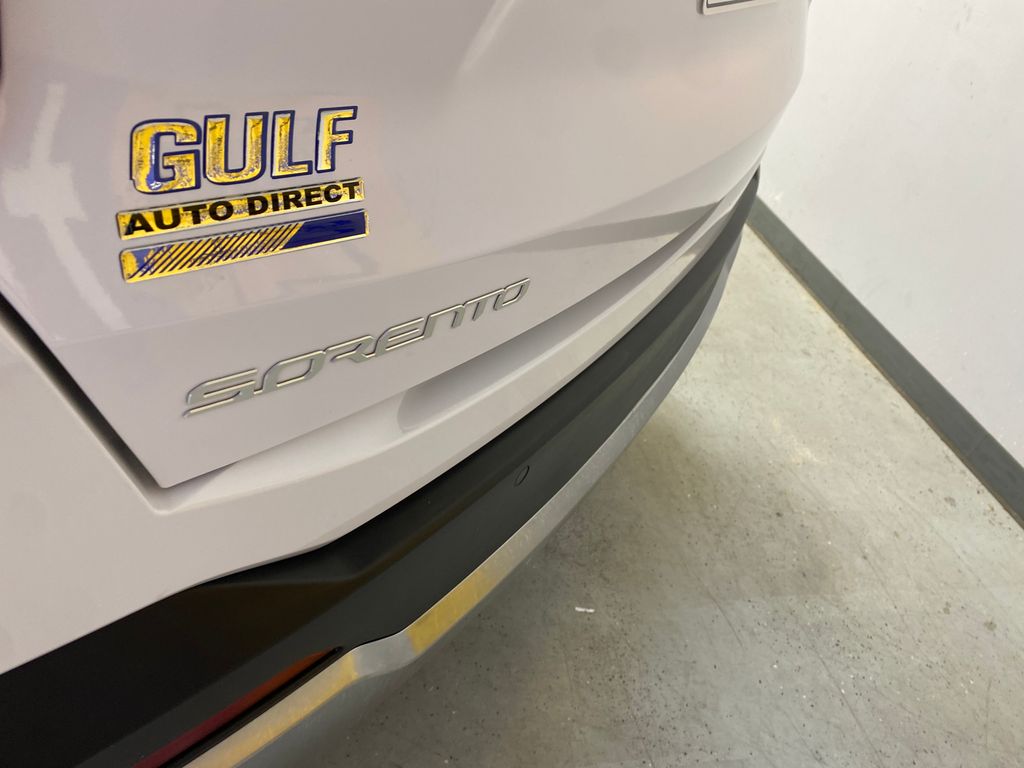 2025 Kia Sorento S - Photo 17