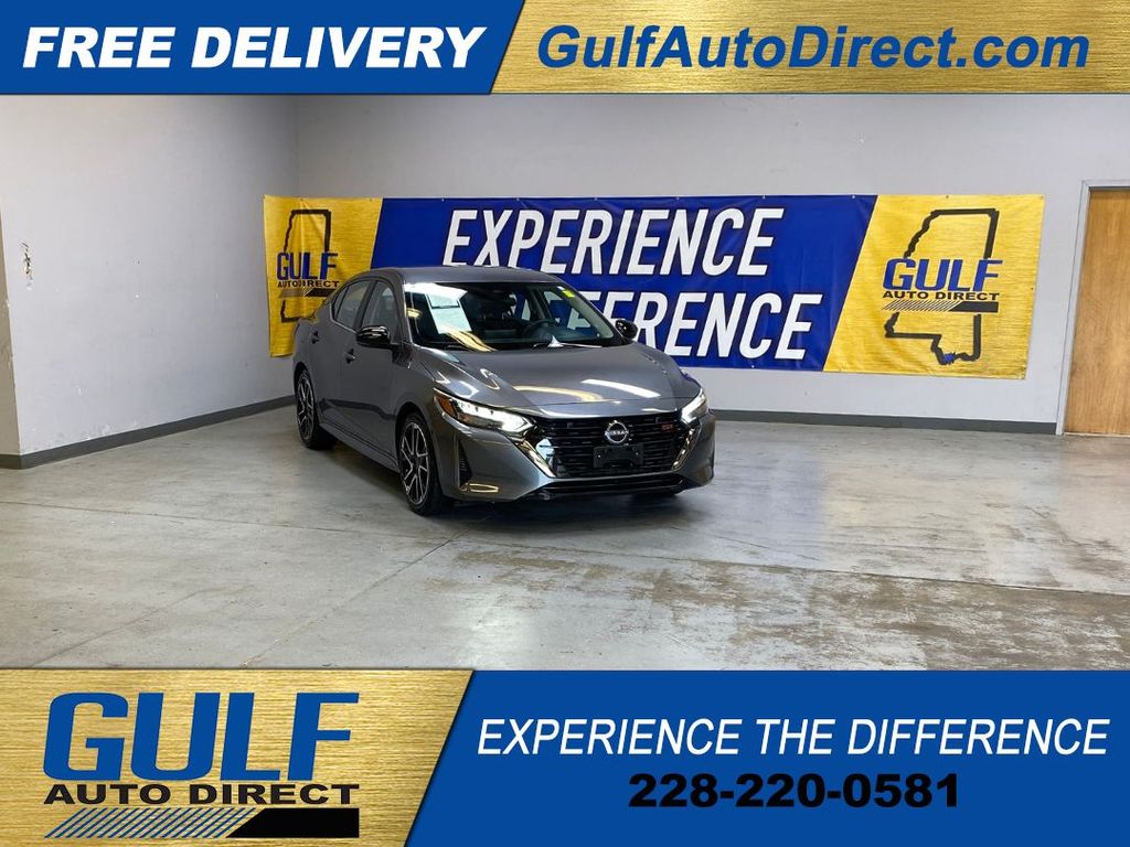 2025 Nissan Sentra SR CVT's photo