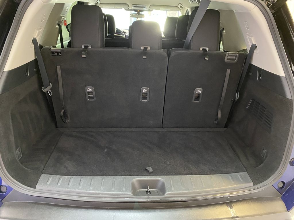 2025 Nissan Pathfinder SV - Photo 30